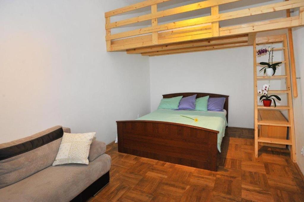 Condo In Vinohrady Prag Exteriör bild