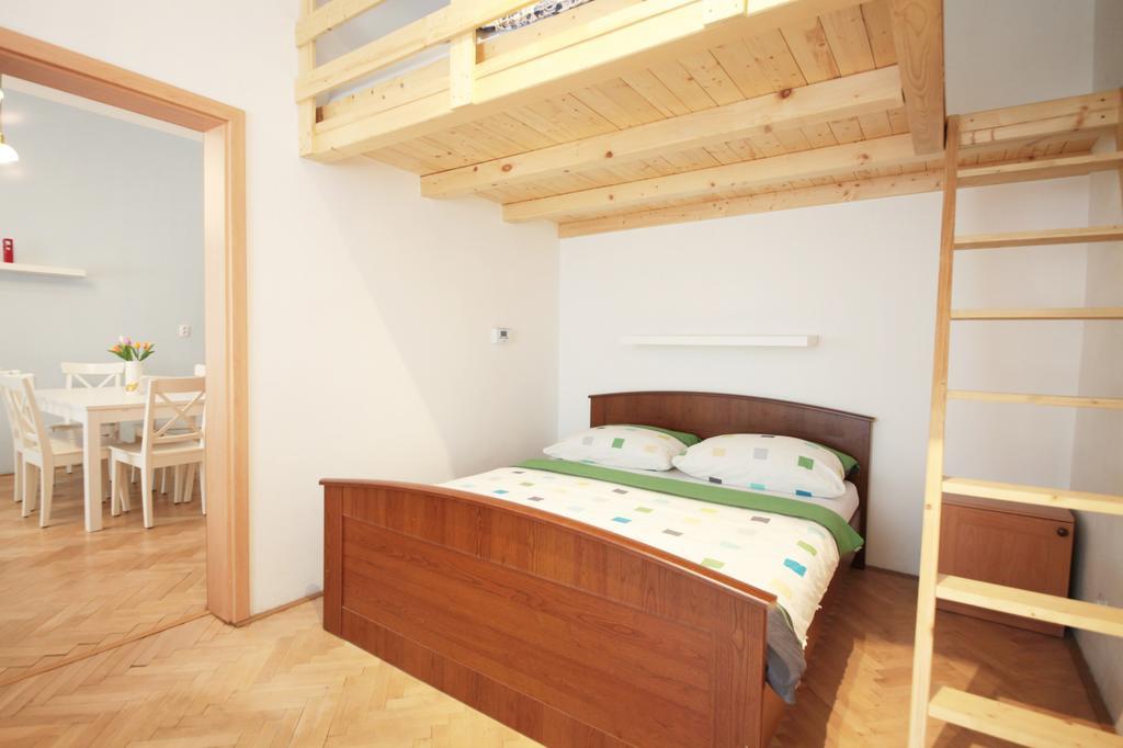 Condo In Vinohrady Prag Exteriör bild