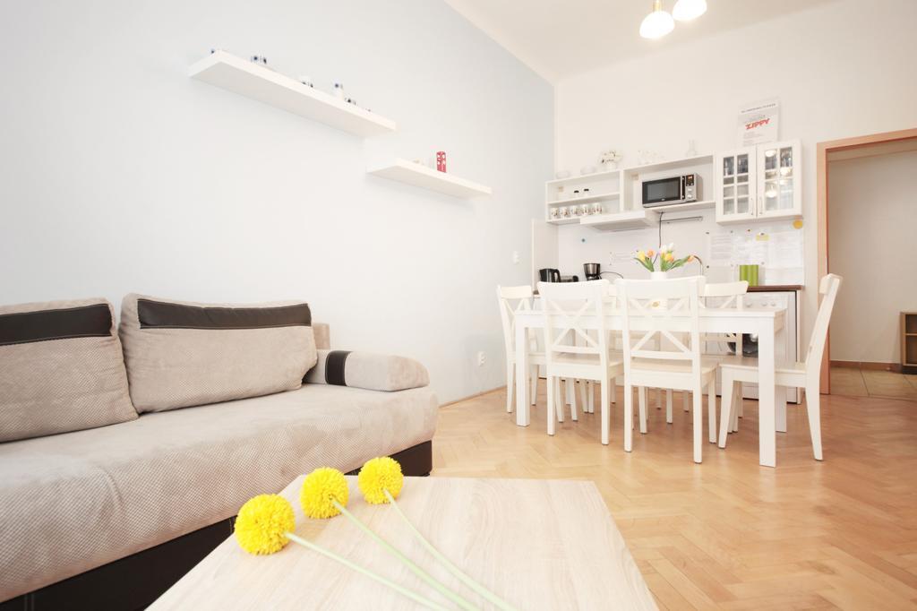 Condo In Vinohrady Prag Exteriör bild