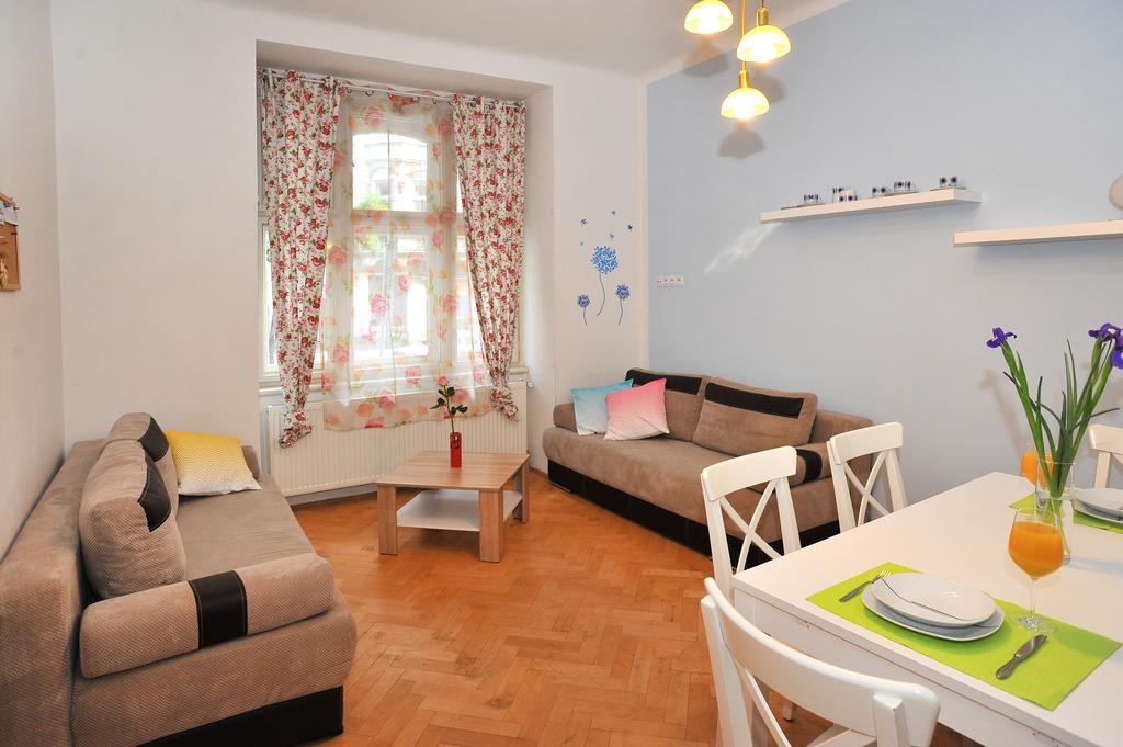 Condo In Vinohrady Prag Exteriör bild