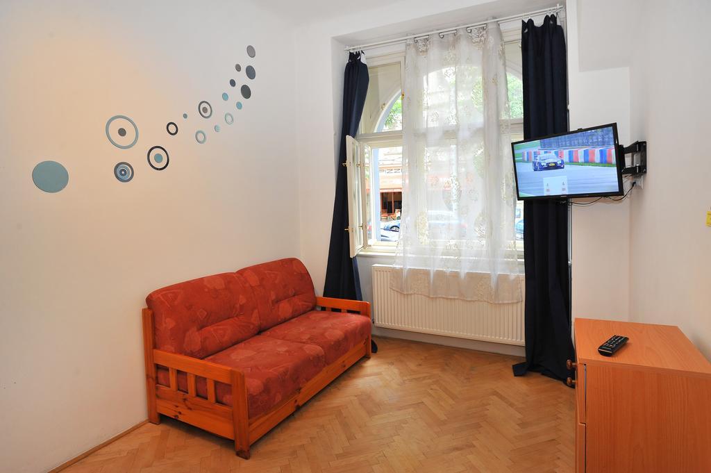 Condo In Vinohrady Prag Exteriör bild